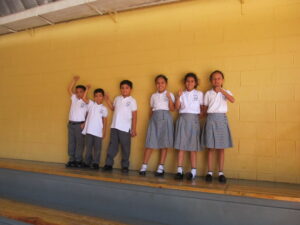 Niños Colegio Santa ANA