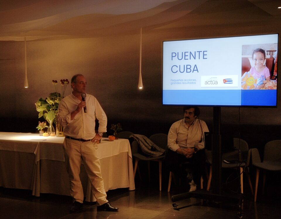 Exposición Proyecto Puente Cuba